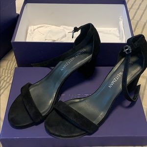 Nearlynude black heeled sandals